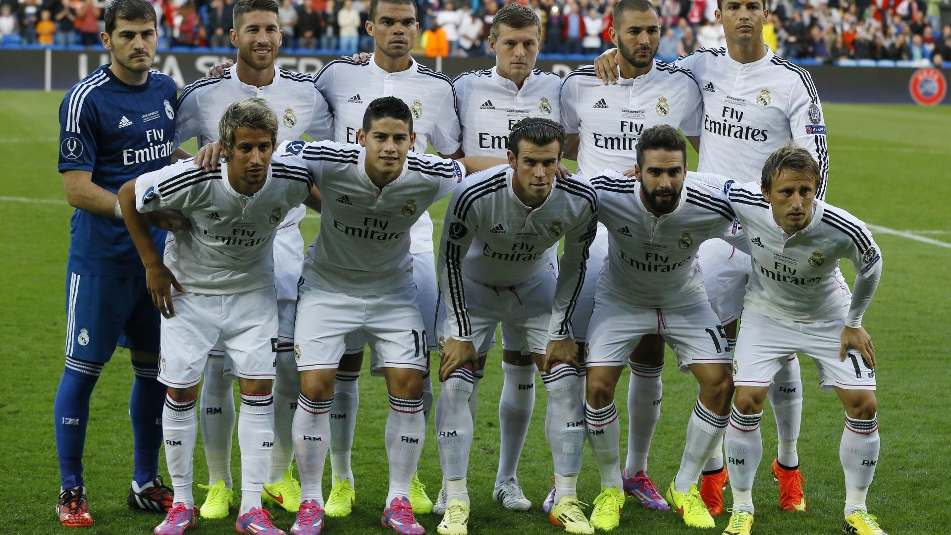 校园足球设置赛后技术讲评环节引导学生自主分析，校园足球课程教学指南